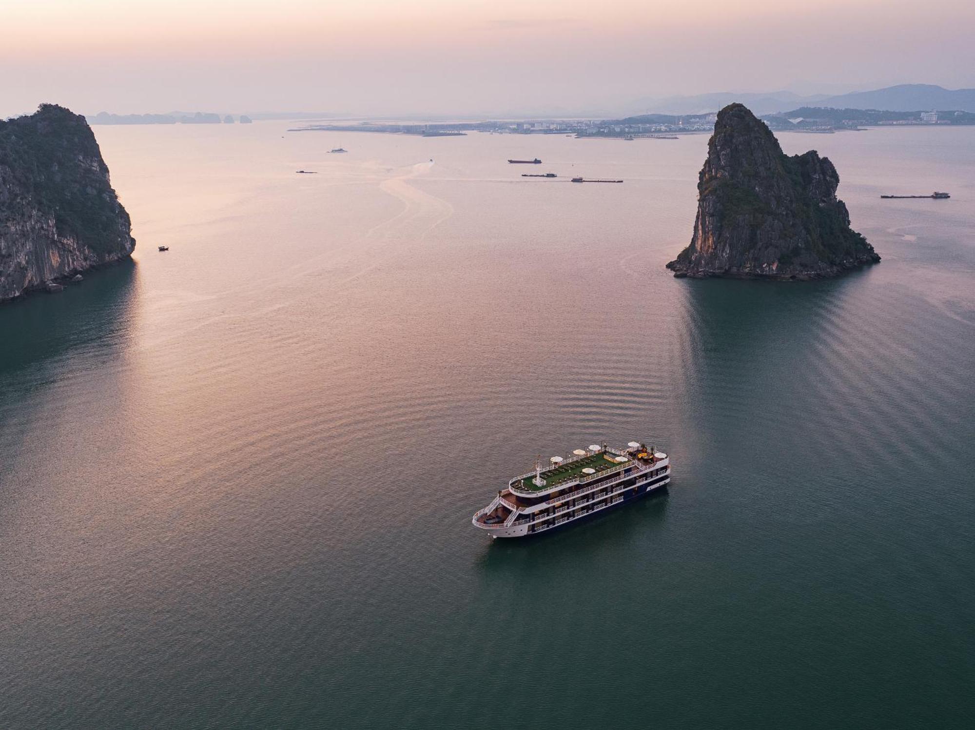 Hotel Halong Dragon Bay Cruise Hạ Long Exterior foto