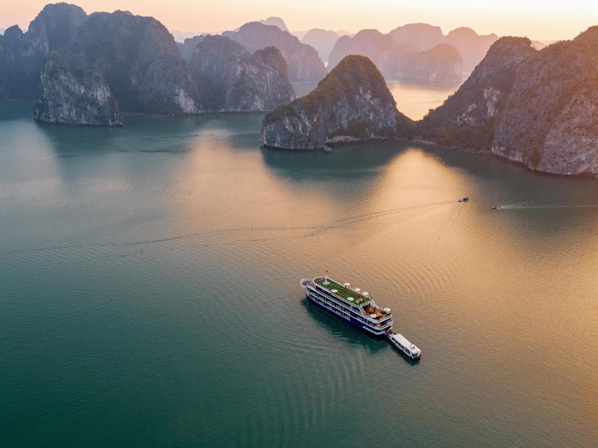 Hotel Halong Dragon Bay Cruise Hạ Long Exterior foto