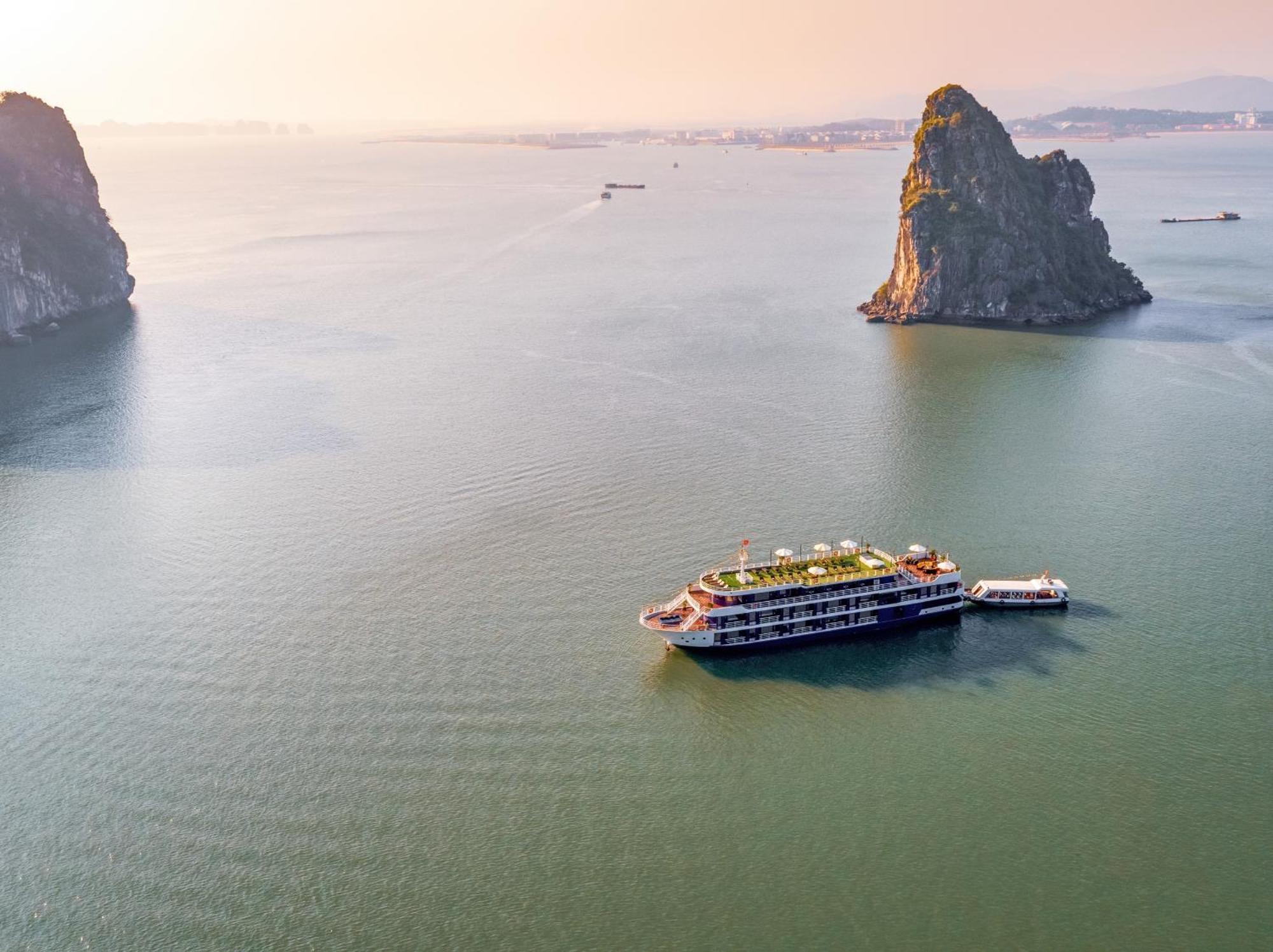 Hotel Halong Dragon Bay Cruise Hạ Long Exterior foto